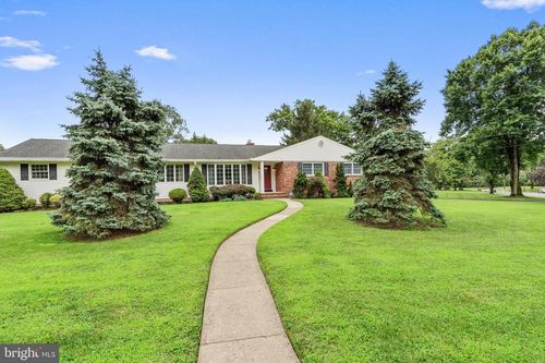 19 Metekunk Dr, EWING, NJ, 08638-1313 | Card Image