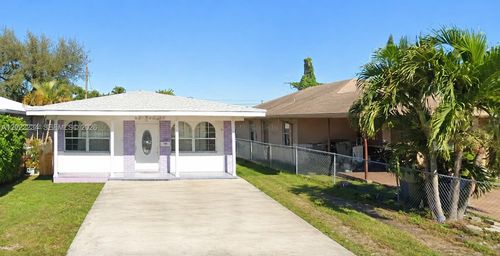 716 Nw 4th St, Hallandale Beach, FL, 33009-3243 | Card Image