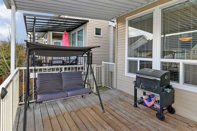 10499 Mceachern St, House other with 4 bedrooms, 4 bathrooms and 4 parking in Maple Ridge BC | Image 30