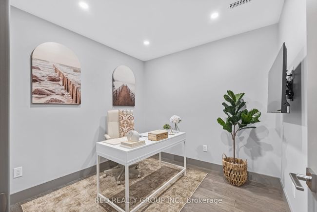 77 Millicent St, Home with 7 bedrooms, 3 bathrooms and null parking in Toronto ON | Image 14