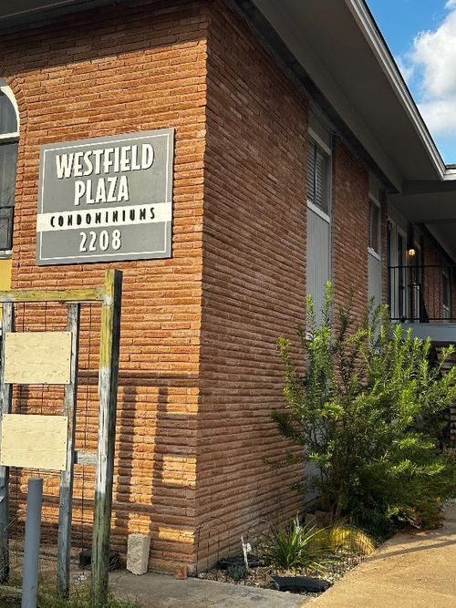 apt-205-2208 Enfield Rd, Austin, TX, 78703-3270 | Card Image