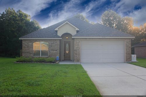 23372 Conifer Dr, Denham Springs, LA, 70726-8209 | Card Image