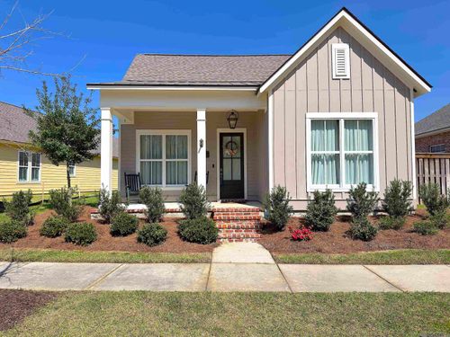 4051 Memorial Sq, Zachary, LA, 70791-7867 | Card Image
