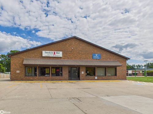 2604 N Court St, Ottumwa, IA, 52501-1272 | Card Image