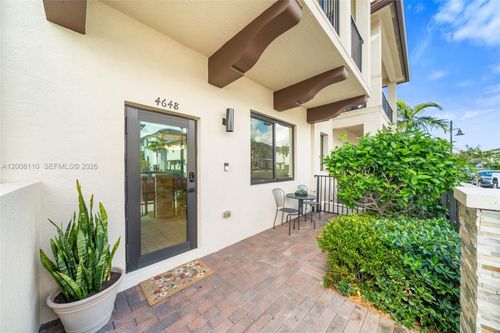 4648 Nw 83rd Ave, Doral, FL, 33166-5527 | Card Image