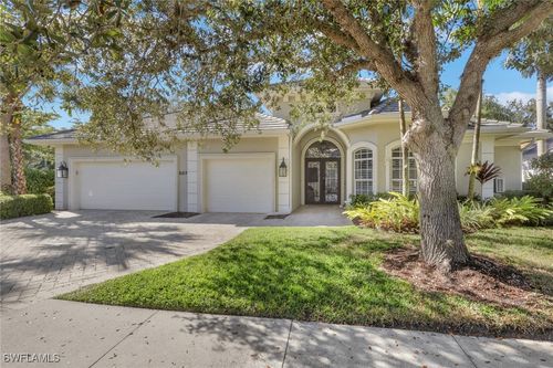 5074 Rustic Oaks Cir, NAPLES, FL, 34105-4527 | Card Image