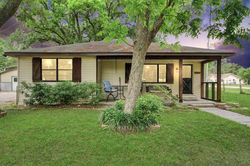 204 S 4th St, Alvin, TX, 77511-5918 | Card Image