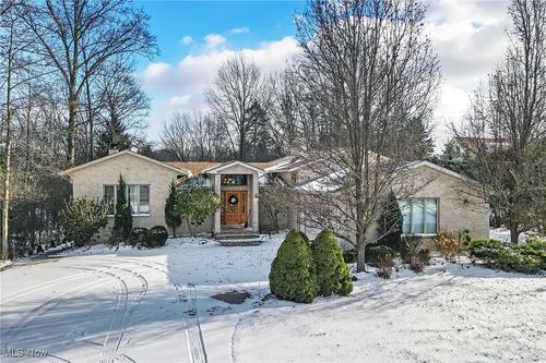 9445 Barr Road, Brecksville, OH, 44141 | Card Image