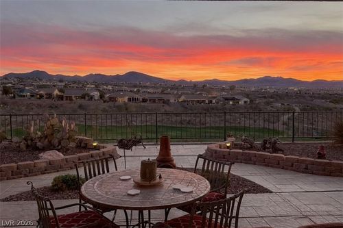 2875 Scotts Valley Dr, Henderson, NV, 89052-6843 | Card Image