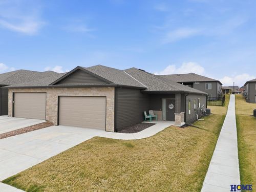 2900 Kings Corner Dr, Lincoln, NE, 68516-6108 | Card Image
