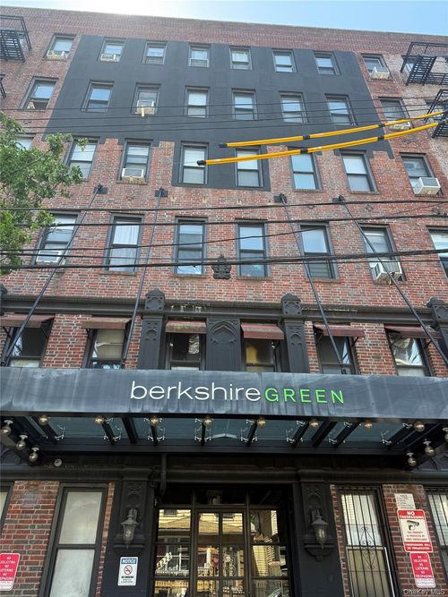 3e-42-22 Ketcham St, Elmhurst, NY, 11373-2374 | Card Image