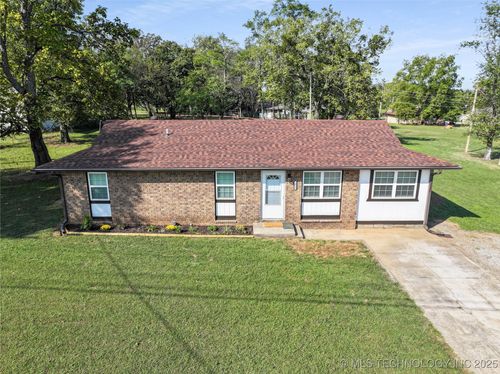 1911 N Maple St, Sallisaw, OK, 74955-2035 | Card Image