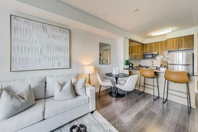 1005 - 225 Sackville St, Condo with 1 bedrooms, 2 bathrooms and 1 parking in Toronto ON | Image 3