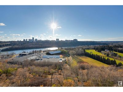 10 - 9734 111 St Nw, Condo with 3 bedrooms, 3 bathrooms and 2 parking in Edmonton AB | Image 2