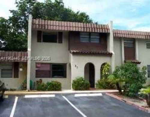 2-32-23 N Valencia Dr, Davie, FL, 33324-5410 | Card Image