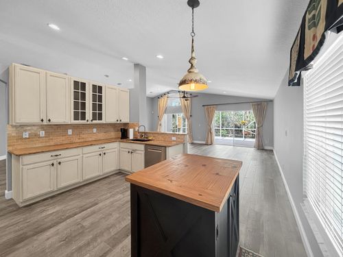 829 Se Westminster Place, Stuart, FL, 34997 | Card Image