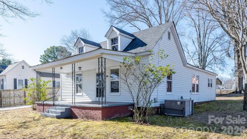 569 Hunter Ave, Kannapolis, NC, 28083-4096 | Card Image