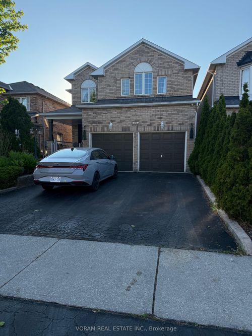174 Luella Cres, Brampton, ON, L7A3J4 | Card Image