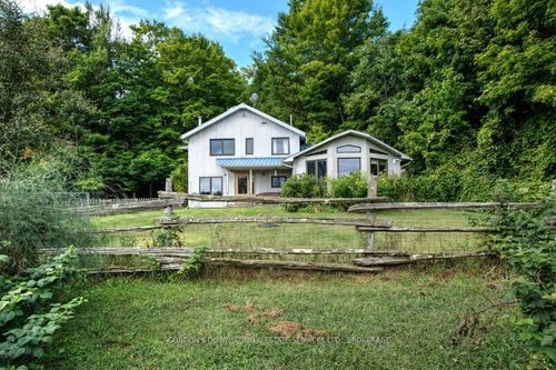 1084 Moon Rd, Godfrey, ON, K0H1T0 | Card Image