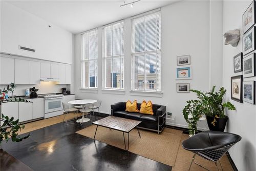 apt-410-334 Carondelet St, New Orleans, LA, 70130-3130 | Card Image