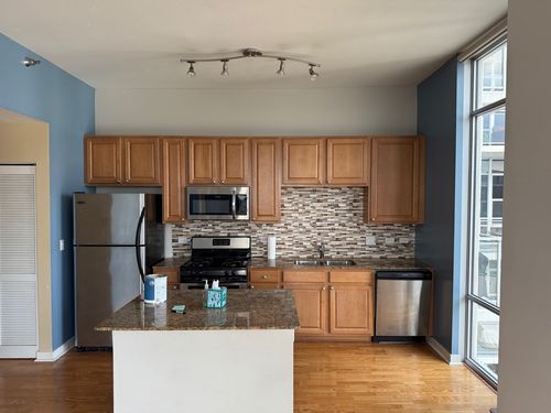 unit-806-901 Madison St, Chicago, IL, 60607-3374 | Card Image
