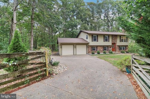 18032 Tebbs Ln, DUMFRIES, VA, 22026-2451 | Card Image
