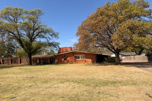 1015 Walnut St, Idalou, TX, 79329-9071 | Card Image