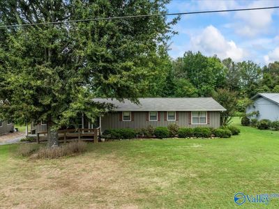 602 Reed Road, House other with 4 bedrooms, 2 bathrooms and null parking in Guntersville AL | Image 3