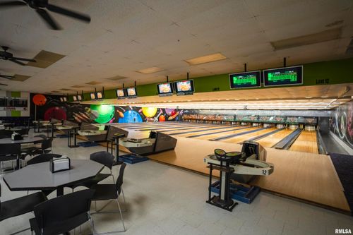 113 N Williams Industrial Dr, Pittsfield, IL, 62363-1300 | Card Image