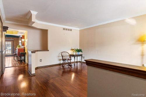 15303 Lincolnshire Ln, Fraser, MI, 48026-2387 | Card Image