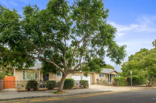 622 & 624 W Valerio St, SANTA BARBARA, CA, 93101-4137 | Card Image