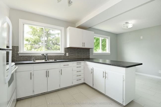 384 Tremblay Rd, Home with 5 bedrooms, 2 bathrooms and 6 parking in Ottawa ON | Image 5