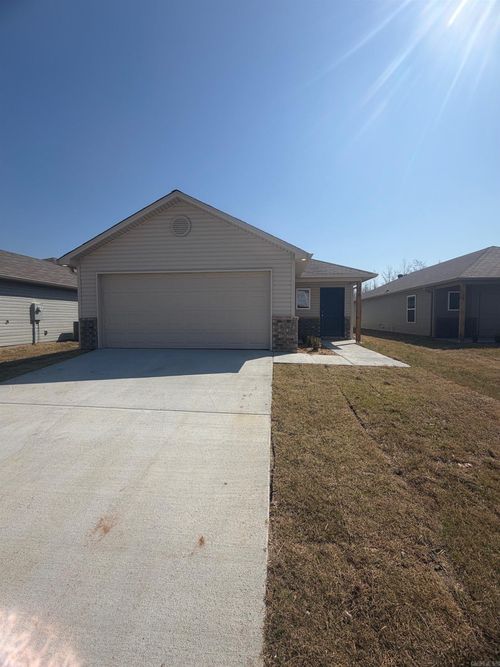 110 Sofia Dr, Maumelle, AR, 72113-7803 | Card Image