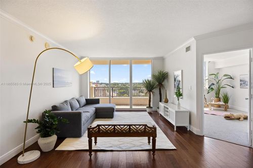 1003-3232 Sw 22nd Ter, Miami, FL, 33145-3110 | Card Image