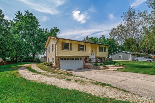 1623 Vale St, Sandwich, IL, 60548-2336 | Card Image