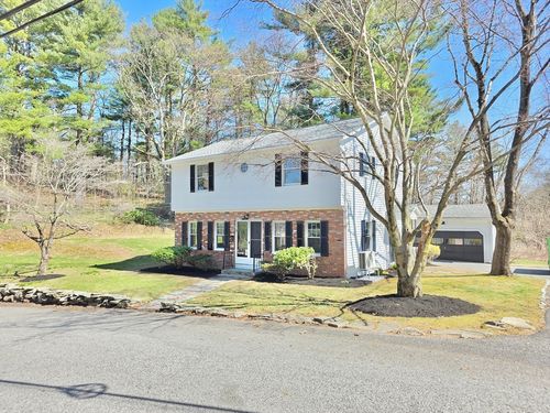 8 Wolf Hill Rd, Smithfield, RI, 02917-3208 | Card Image