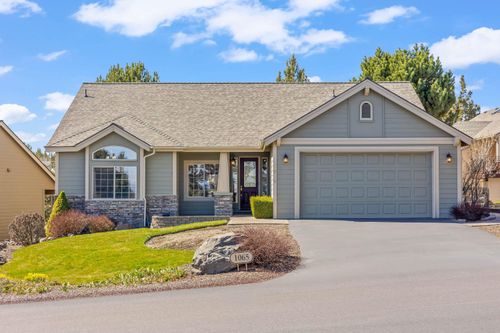 1065 Victoria Falls Dr, Redmond, OR, 97756-8339 | Card Image