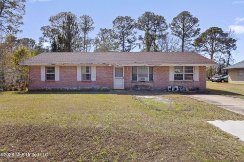 4524 Old Fort Bayou Rd, Ocean Springs, MS, 39564-9197 | Card Image