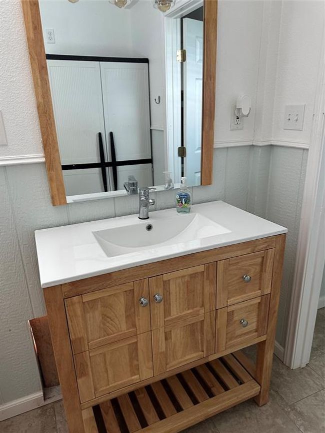 Vanity and storage closet | Image 27