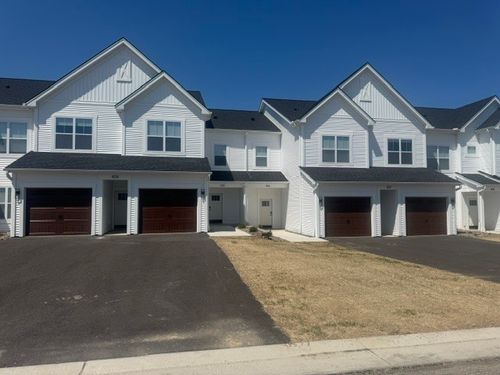 401 Erie Ridge Dr, Henrietta, NY, 14467-9031 | Card Image