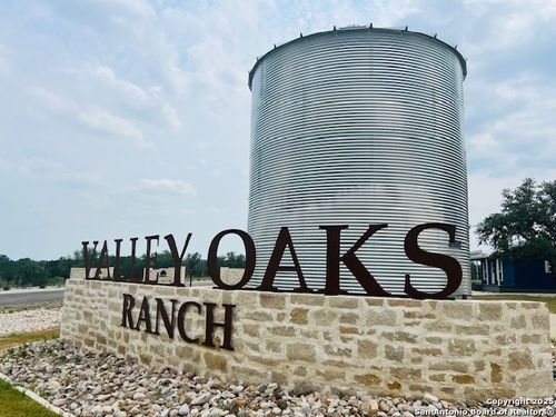 195 Crescent Rdg, Hondo, TX, 78861 | Card Image