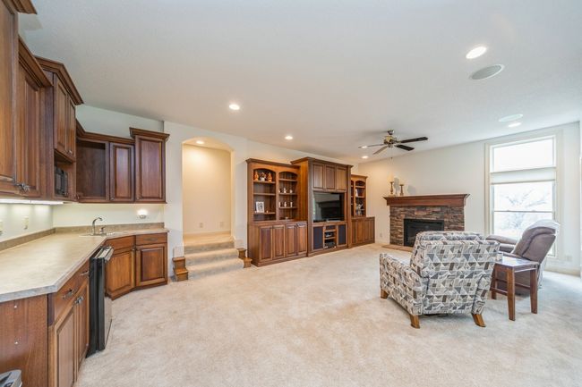 9289 Winterberry Ct, Home with 4 bedrooms, 4 bathrooms and null parking in West Des Moines IA | Image 23