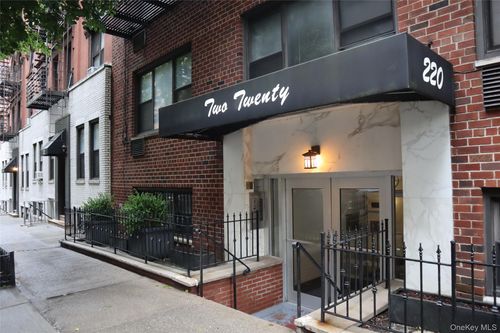 4d-220 E 87th St, New York, NY, 10128-3103 | Card Image
