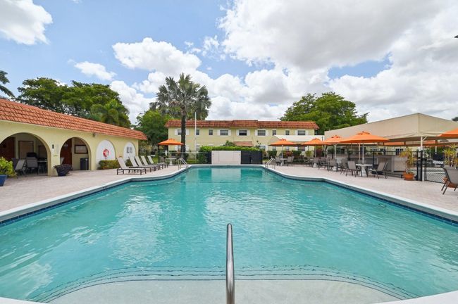 APT-114 - 5620 Sw 3 Rd Pl, Condo with 1 bedrooms, 1 bathrooms and null parking in Margate FL | Image 26