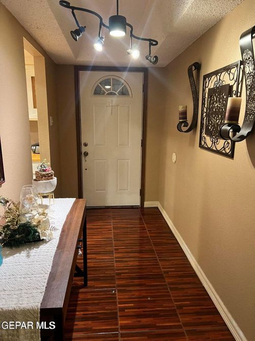 1820 Jack Nicklaus Dr, El Paso, TX, 79935-3010 | Card Image