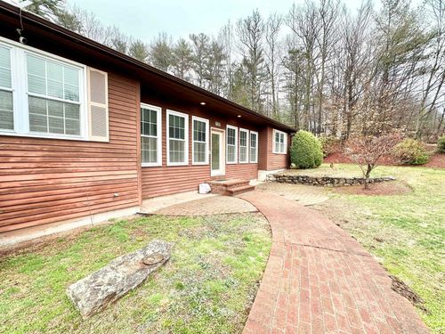 7 Rainbow Dr, Goffstown, NH, 03045-2337 | Card Image