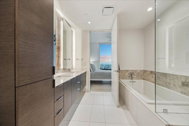 APT-4703 - 301 West Ave, Condo with 2 bedrooms, 2 bathrooms and null parking in Austin TX | Image 12