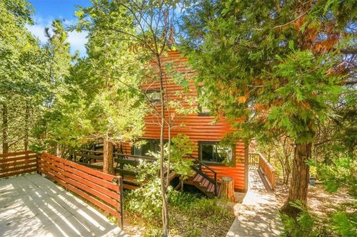 695 S Grass Valley Rd, Lake Arrowhead, CA, 92352 | Card Image