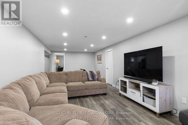 5270 Trafalgar St, House other with 5 bedrooms, 3 bathrooms and 6 parking in Dorchester ON | Image 17