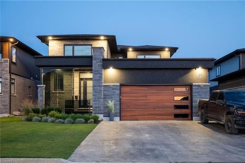 {{alt}} | Card Image